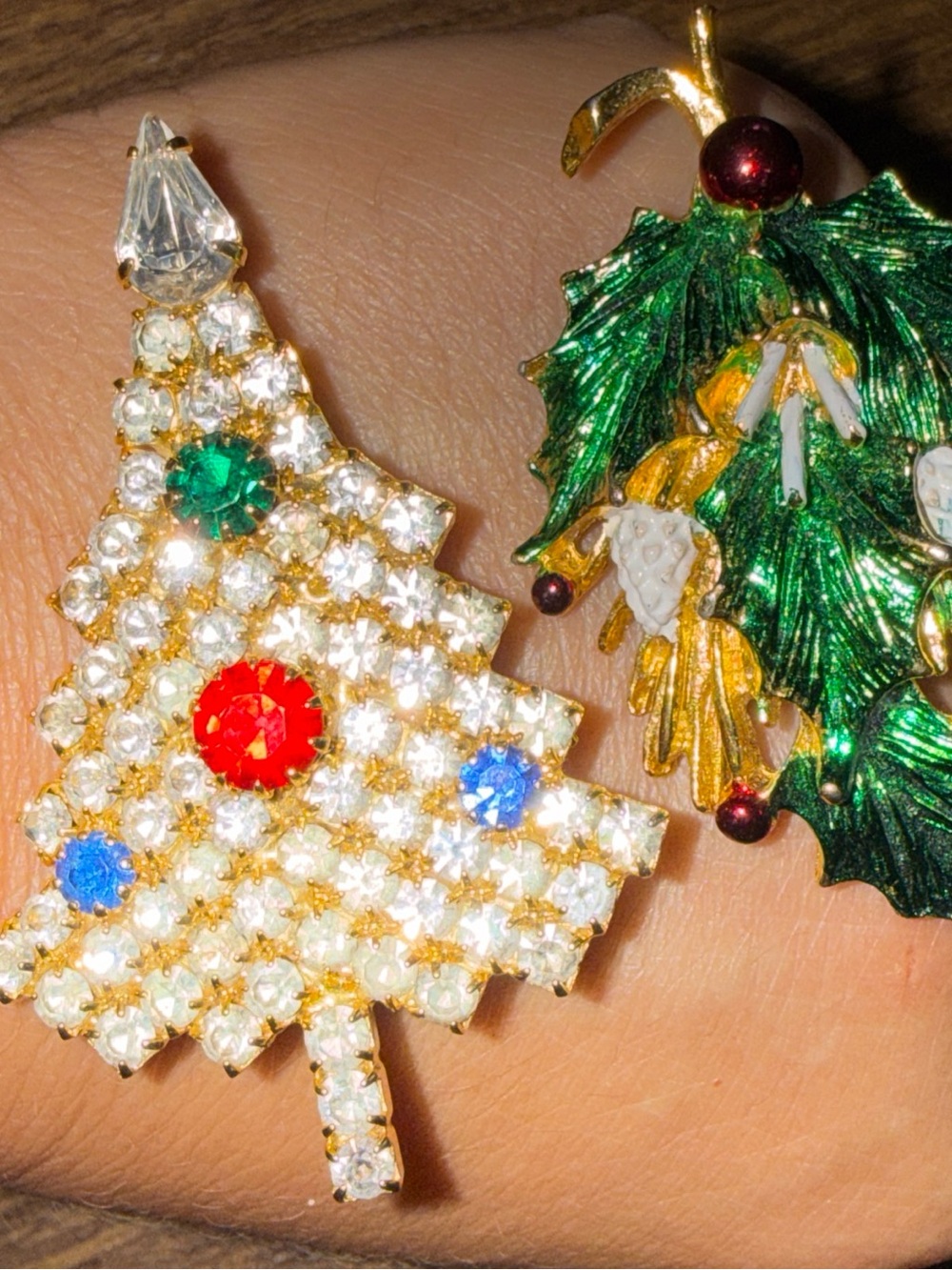 Gold-Tone Multicolor Crystal Christmas Tree Brooch Gerry’s tree Holly